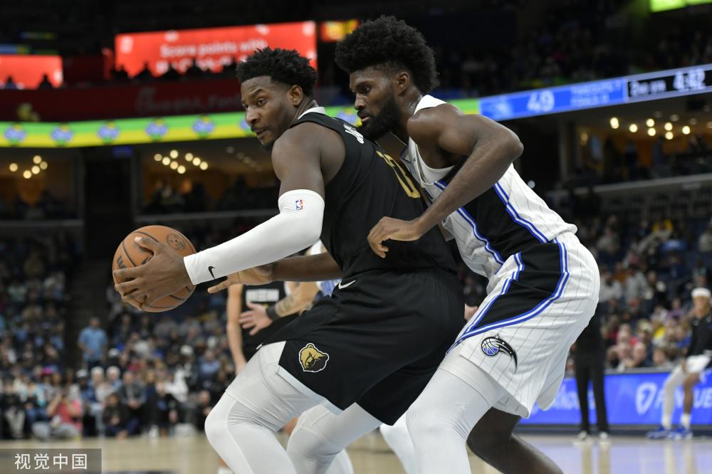 他的到来对 他的到来对